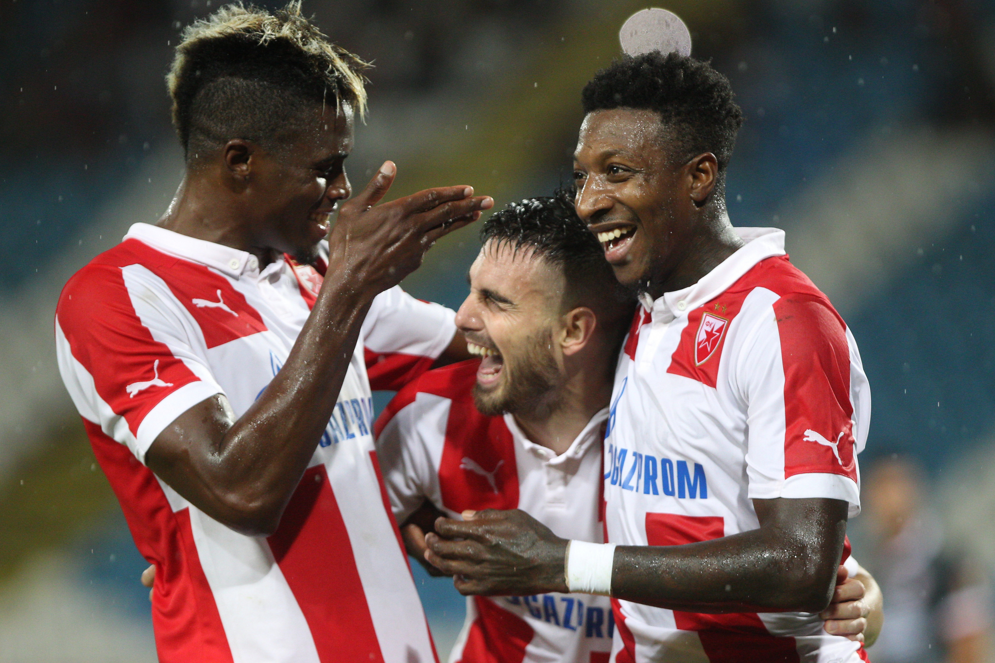 ČUDNA FRIZURA I PUT OD LIGE ŠAMPIONA DO ČETVRTE LIGE! Gde je nestao jedan od najvećih promašaja u istoriji Zvezde? (FOTO)