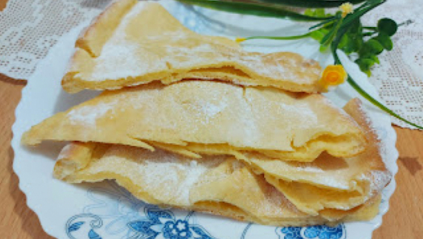 INTERESANTAN RECEPT IZ BAKINE BELEŽNICE Preukusne palačinke, bez stajanje za šporetom, a fantastično hrskave i tanke (VIDEO)