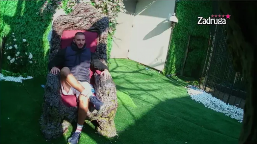 CAR ĆE JE UGUŠITI VIŠE NEGO DEJAN Mensur opleo po Dalili: Ona nema empatije, tek će da bude svađa kad se Dejan umeša!