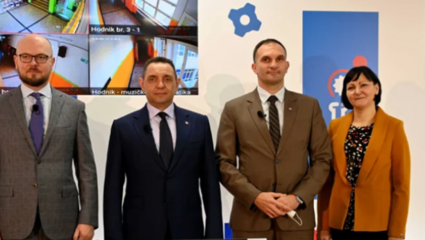 VULIN PORUČIO DECI U ZRENJANINU: Mi smo vaša policija, rad načelnika policijske uprave meriću po tome koliko ste vi bezbedni!