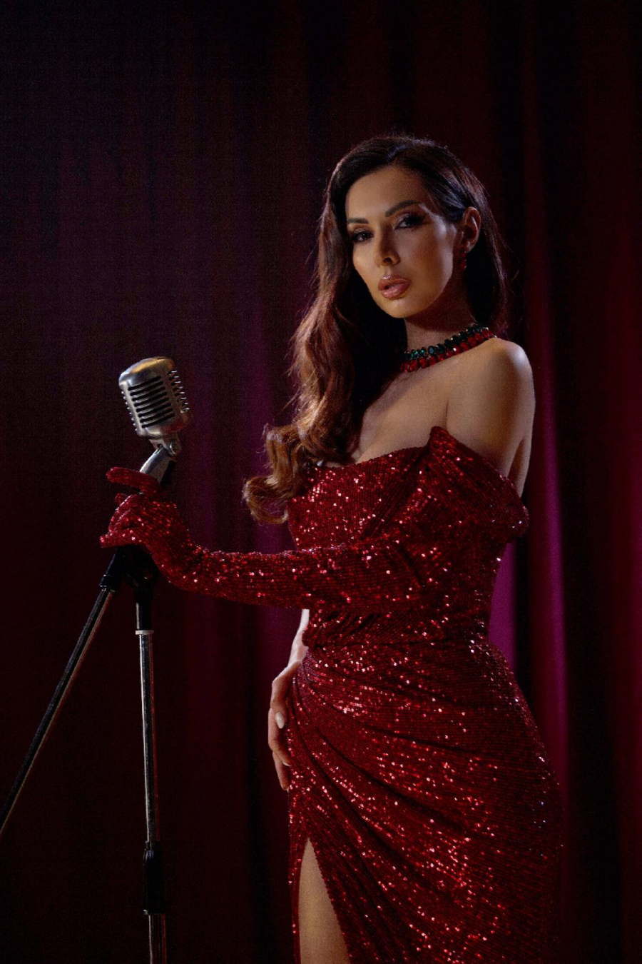 OTKRIVENA PREVARA U PINKOVIM ZVEZDAMA! Da bi se što bolje plasirala u takmičenju, pevačica se služila jednim trikom, evo šta je u pitanju!