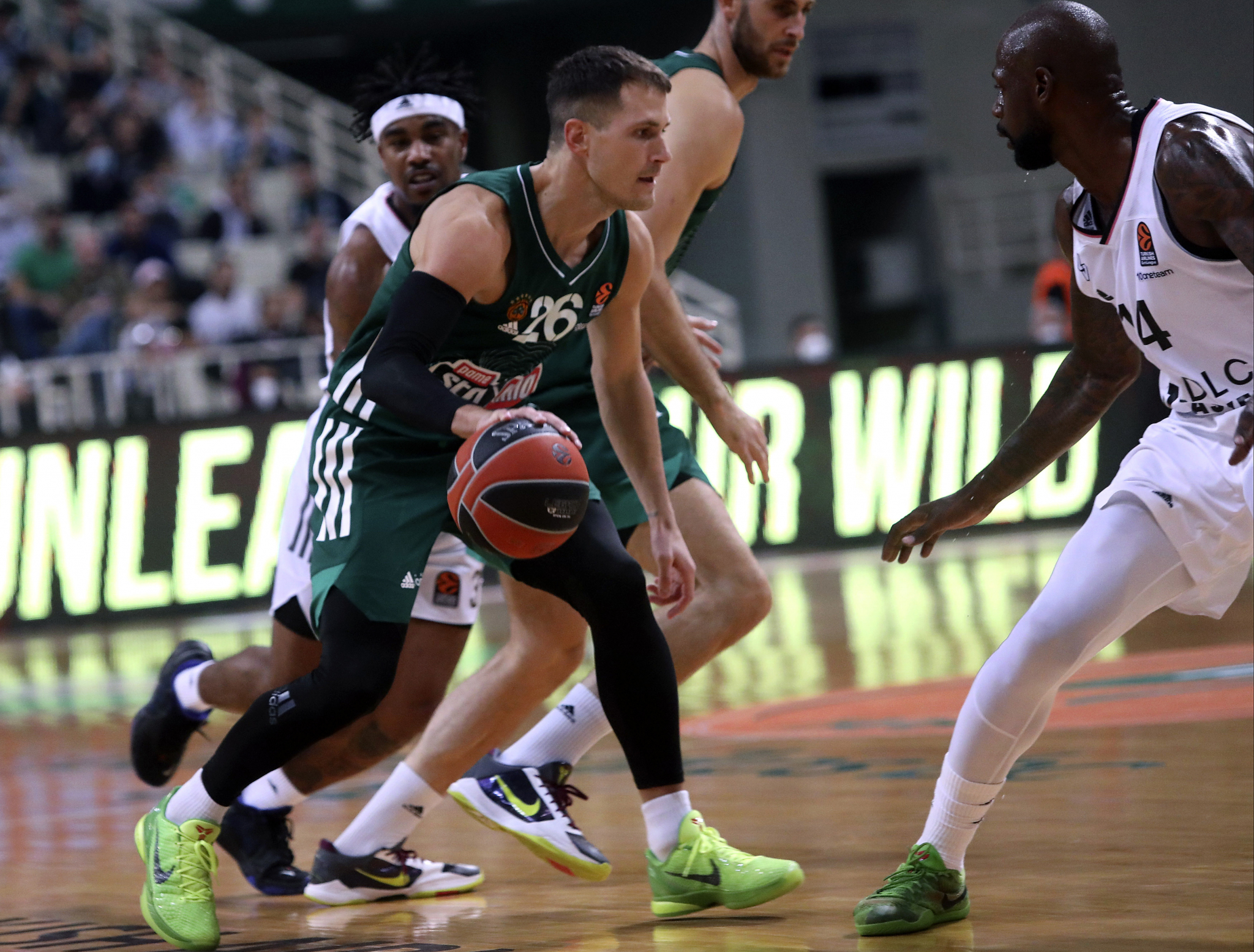 BEZ SRBINA U ŠPANIJU! Nedović ne ide na gostovanje Barseloni!