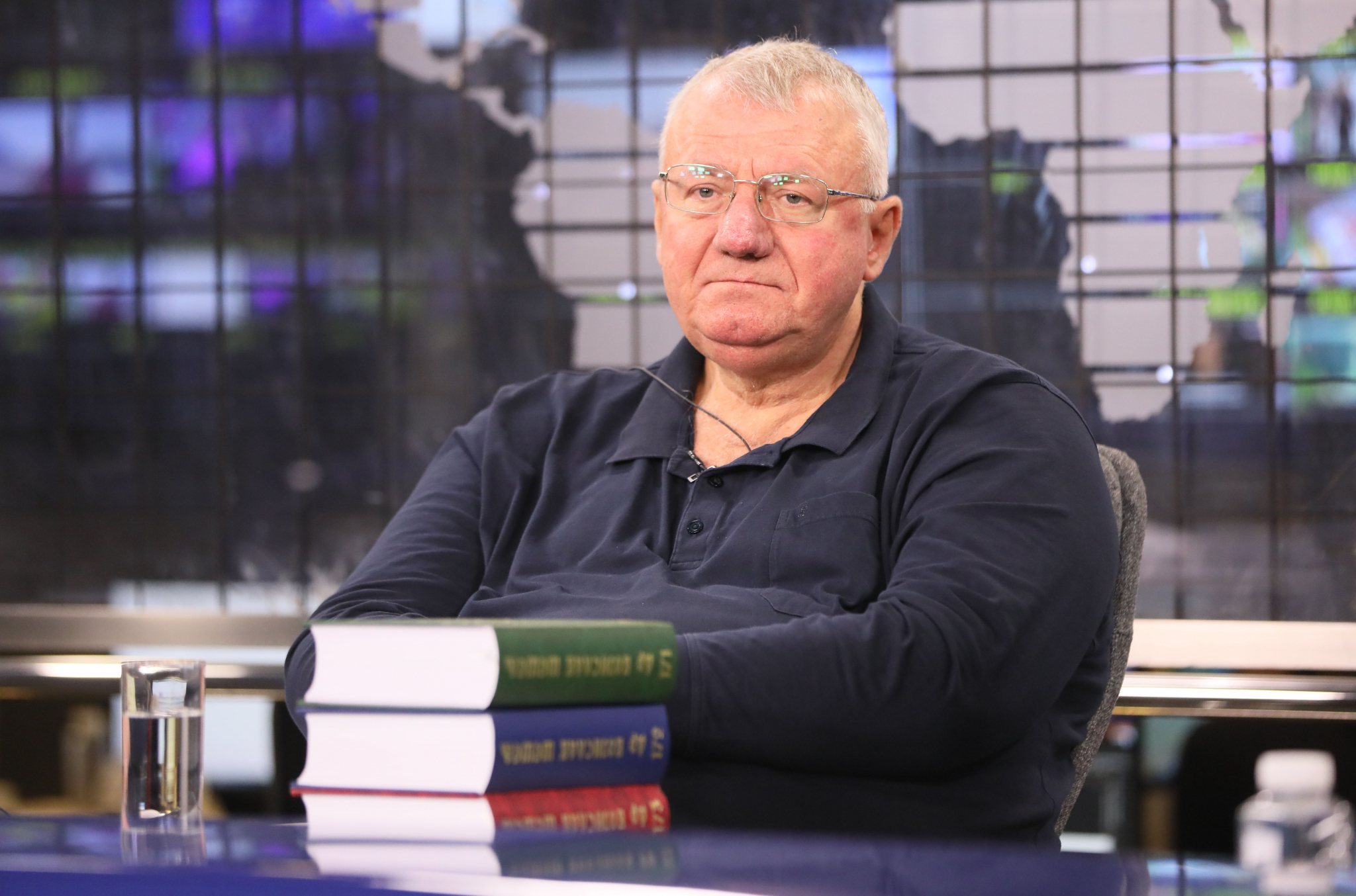 ŠEŠELJ NA POTEZU Veliki pritisak na lideru radikala, svi čekaju da se izjasni