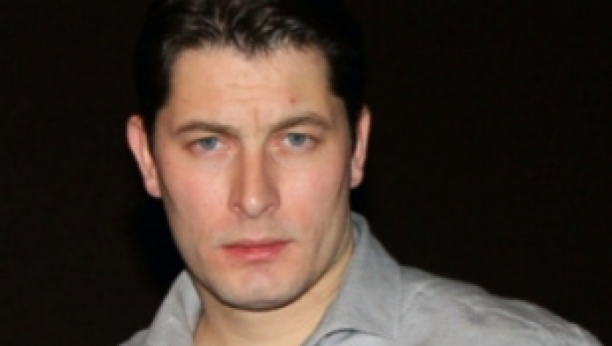 BRAT PETRA BENČINE JE OPAKI FRAJER Takođe se bavi glumom, zaveo je mlađu koleginicu, a evo o kome je reč (FOTO)