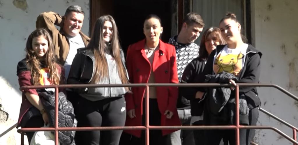 POTRESNA PRIČA PORODICE IZ VIŠEGRADA! Žive u oronuloj kući, nisu mogli da priušte put u Beograd, a onda im se javila Zvezda! (VIDEO)