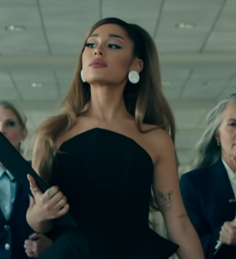 STAKLENA SOBA, POGLED NA OKEAN, FITNES STUDIO! Papreno skup dom Arijane Grande pršti od luksuza i stila