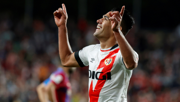 KOJI AUTO VOZIŠ, ZAŠTO SU ZASTAVE ISTE BOJE, KAKO SE PRAVILNO PIŠE SEPTEMBAR? Falkao otkrio kako ga je štoper Atletika izluđivao tokom utakmice i naterao da promaši veliku šansu!