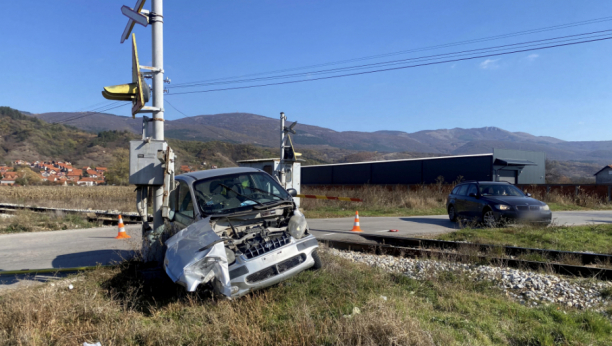 HTEO DA PROĐE KOLIMA PORED SPUŠTENE RAMPE Železnice upozorile: Ovakvi opasni pokušaji nisu retkost