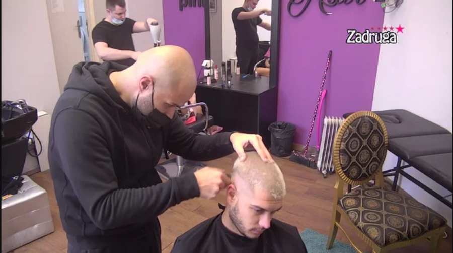 DEJAN OPET PROMENIO FRIZURU Dragojević raspoložen za novu transformaciju, evo kako sada izgleda!