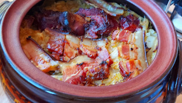 ZAPIS KOJI SE PRENOSI SA KOLENA NA KOLENO Savršen podvarak sa slaninicom, okupiće porodicu oko stola (VIDEO)