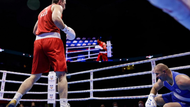 VEČE JAKIH EMOCIJA! Poznati reper vodio navijanje, "Arena" se poklonila Mogamedovu! (VIDEO)