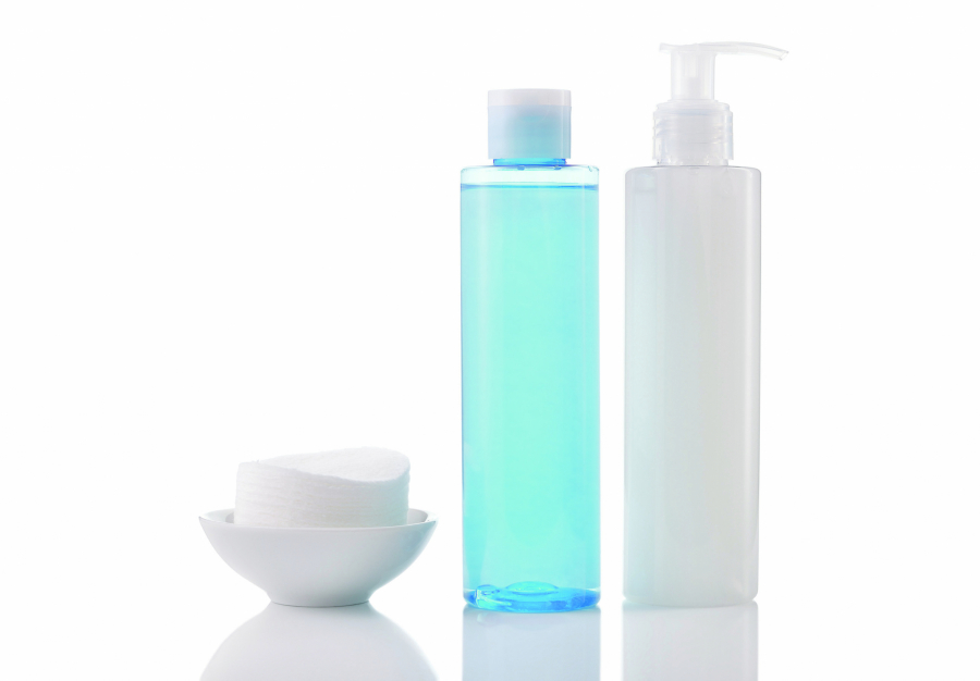 KARMINOM PROTIV KORONE: Otkrivamo trikove da vam šminka izdrži ispod maske!