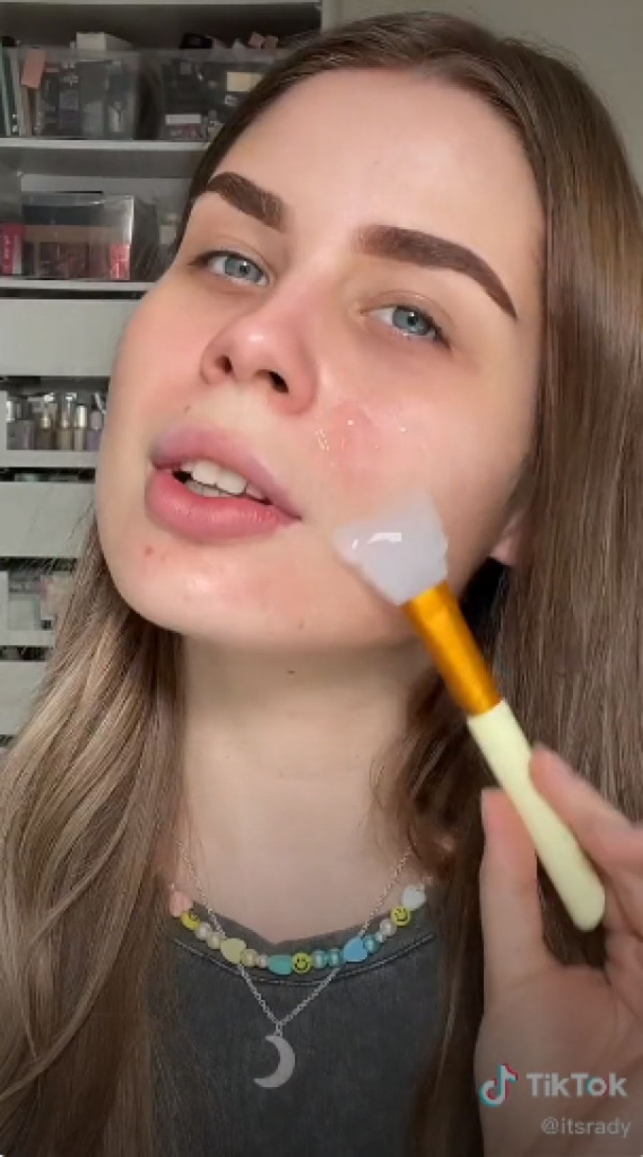OPASNI TREND SA TIKTOKA: Prestanite da mažete pomagala za se*s na lice, uništićete ga!