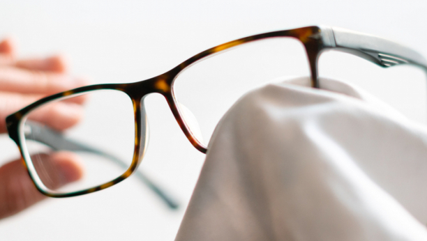 Super trik: Uklonite ogrebotine sa naočara pomoću ova dva sastojka