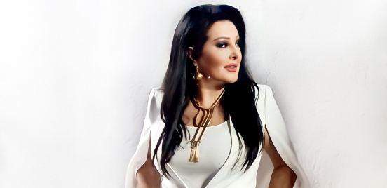 DRAGANI PRIJATELJ POSLAO BUKET RUŽA NA NASTUP Pevačica digla Beč na noge posle duge pauze!