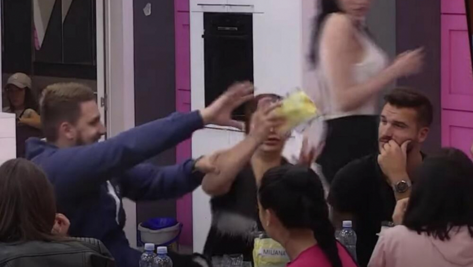 DENIZ IZJAVILA LJUBAV ZOLI! Zadrugarka priznala da joj je on najpoželjniji muškarac, Miljana skočila i napravila haos!