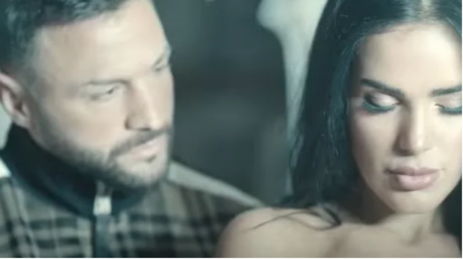 ŠA POKAZAO DEVOJKU! Svi se pitaju ko je atraktivna crnka