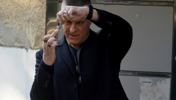 ŽELI MARKETING, SLAO MI JE FOTKE POLNOG ORGANA! Haos se nastavlja, Zvezda Granda iznela nove skandalozne optužbe na račun pevača!