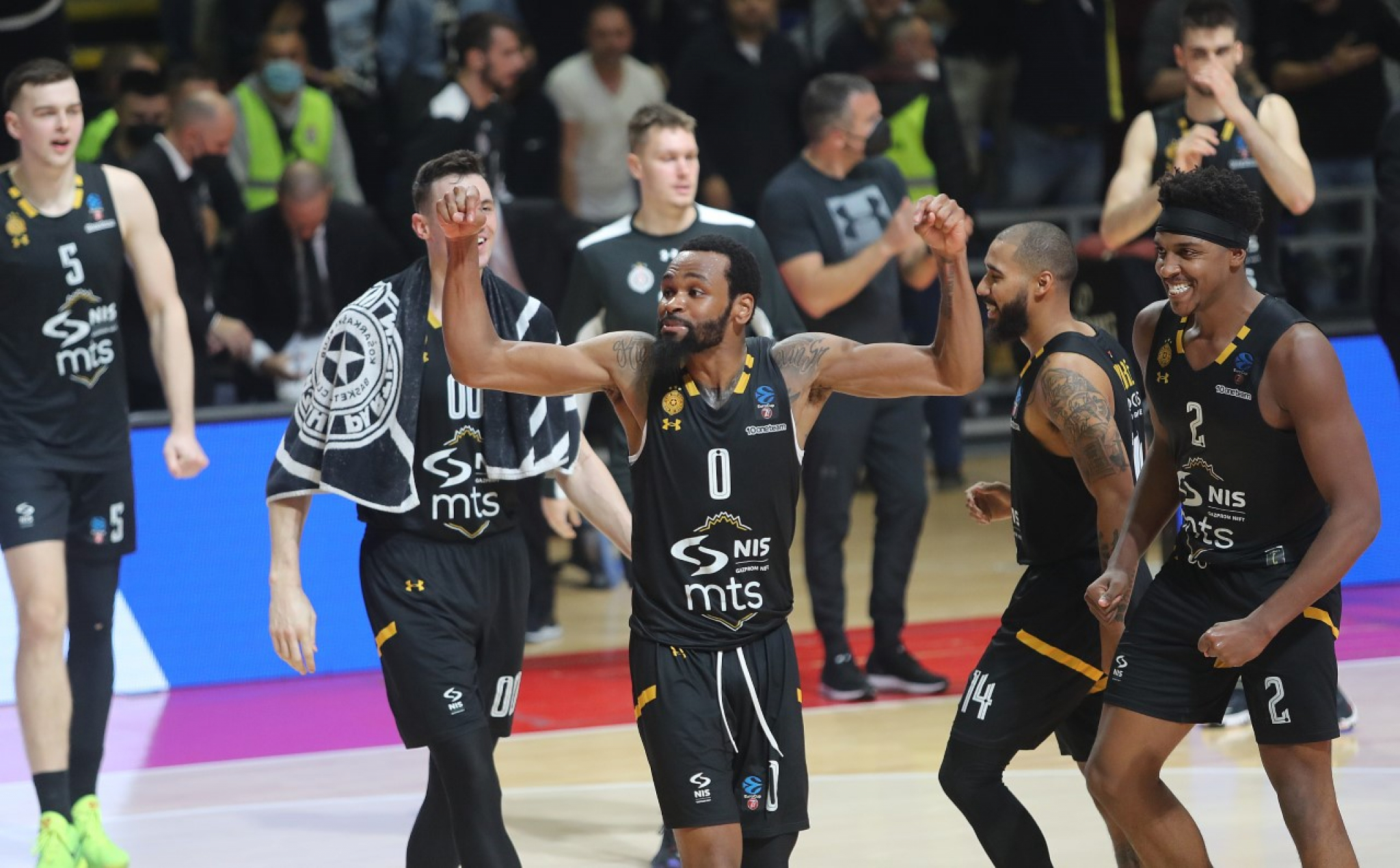 JUNAK PARTIZANA ZAHVALAN NAVIJAČIMA! Panter briljirao u Parizu: Osećali smo se kao kod kuće!