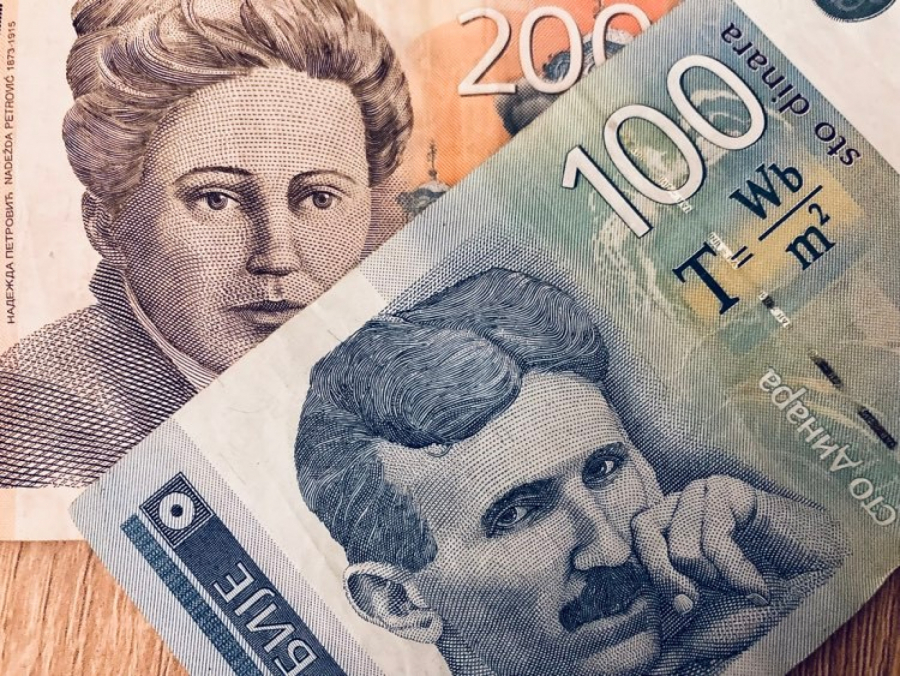 PROVERITE SVOJE STANJE Računi uvećani, država uplatila novac građanima Srbije