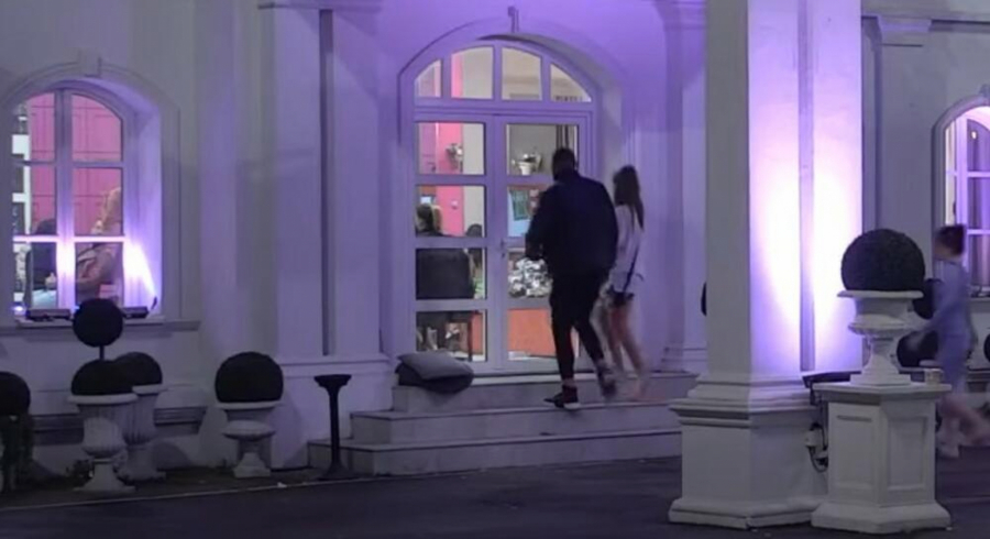 I DALJE NE MOŽE DA PREBOLI DEJANA! Dalila uhvaćena kako nosi ovu stvar od bivšeg muža, Filip Car izgoreo od ljubomore i žestoko joj zamerio!