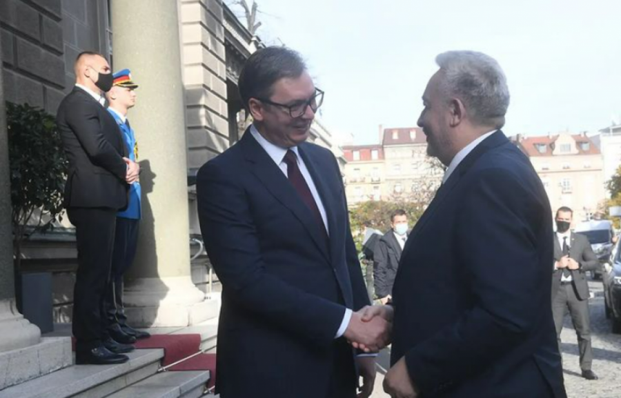 PREMIJERKA BRNABIĆ Predsednik Vučić nikom nije poklonio toliko pažnje kao Krivokapiću: Čim je sleteo iz Glazgova načinio je potez vredan poštovanja