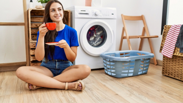TRIK KOJI SVAKA DOMAĆICA TREBA DA ZNA Dodajte kafu ili čaj u veš mašinu, efekat će vas očarati, samo morate na jedan detalj da pripazite