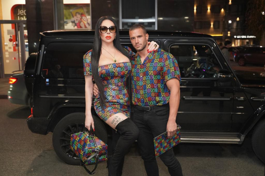 NAŠA PEVAČICA NE KRIJE DA SE BAVI PROSTITUCIJOM Sada njen bivši muž prodaje svoju intimu