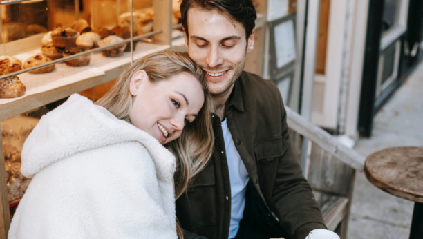 LJUBAVNI HOROSKOP ZA NOVEMBAR: Ovakve EMOTIVNE turbulencije posebno teško padaju LAVOVIMA, e evo kom znaku se smeši avantura!