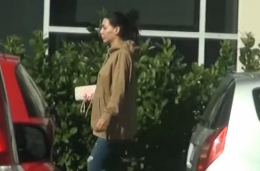 OVAKVU JE NISTE VIĐALI Helena Topalović bez trunke šminke i u širokoj garderobi, a komplimenti samo pljušte!