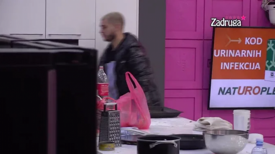 DOVEO JU JE DO LUDILA Dejan otkrio zašto je Dalila rekla da želi žensko dete sa Carem, pa zaplakao!