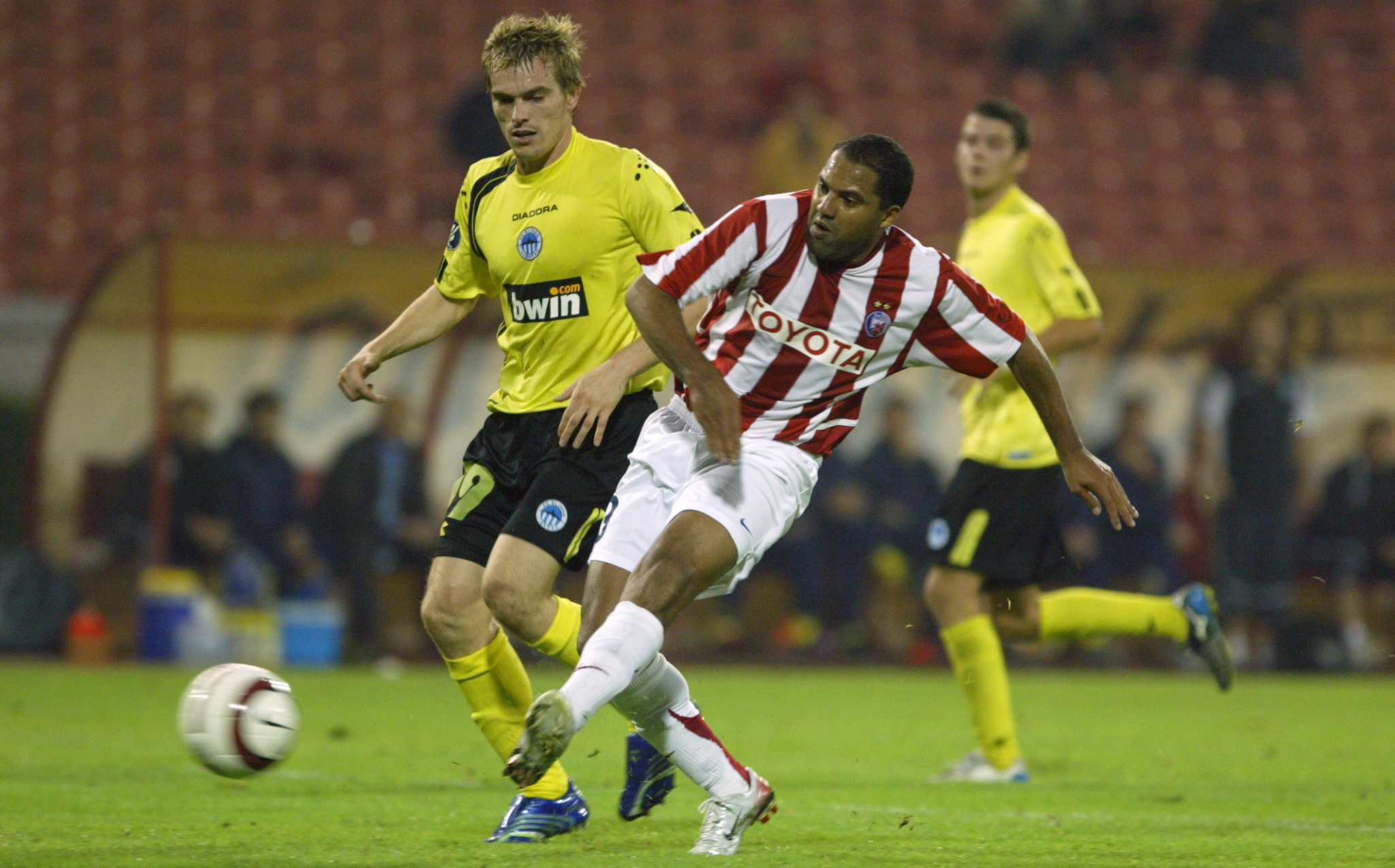 POSTAO JE NAJPOZNATIJI STRANAC U ISTORIJI ZVEZDE, A SADA JE KRENUO PUTEM NIKOLE JOKIĆA! Gde je nestao nekada najbolji strelac Bundeslige i 