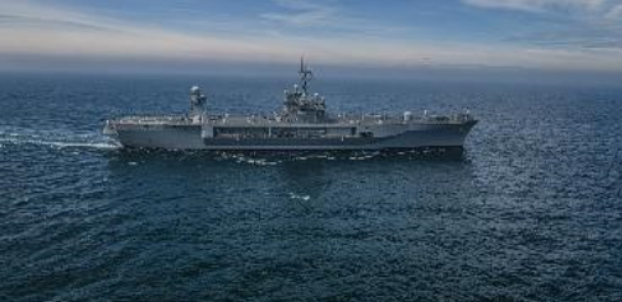 AMERIČKI KOMANDNI BROD UPLOVIO U CRNO MORE Ruska flota kontroliše kretanje
