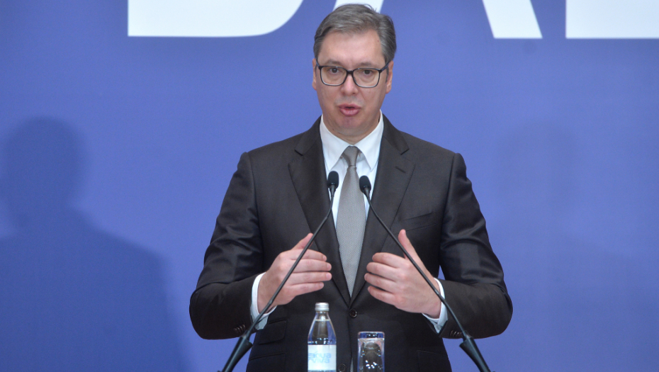 DOK JEDNI U SAD PLJUJU SRBE SA KOSOVA, DRUGI NA TO NE PRISTAJU Vučić: Nema vlasti i novca koji bi mi bio važniji od naroda! (VIDEO)