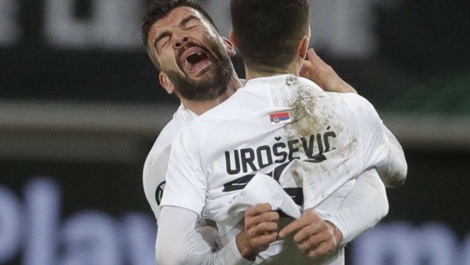 DVOSTRUKI STRELAC CRNO-BELIH Navijači su nam potrebni, oni nose ceo tim!