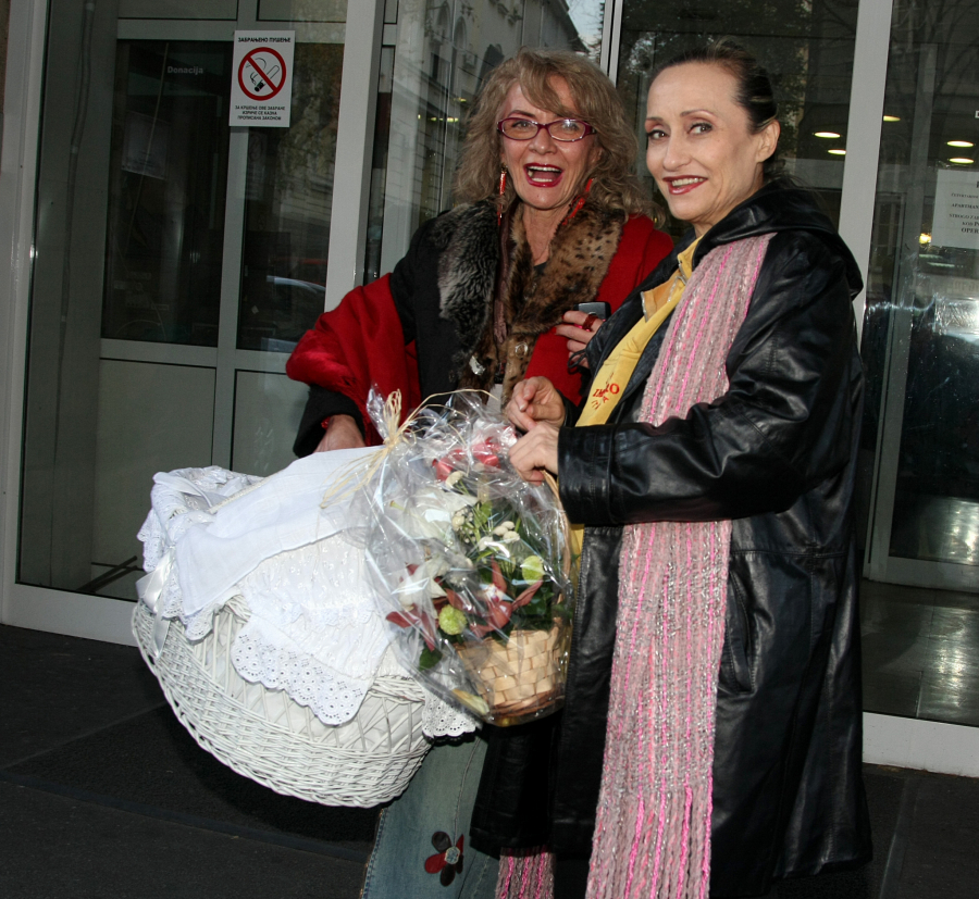 POSTALI SMO SOCIJALNI SLUČAJEVI Glumica Ljiljana Jakšić  dobila ćerku u šestoj deceniji, pa priznala s kakvim problemima se susreće!