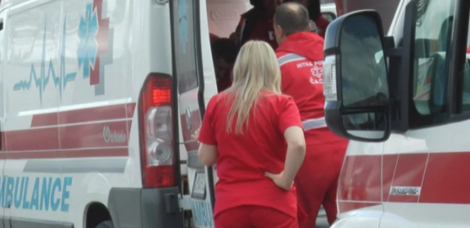 SAOBRAĆAJKA U ČAČKU Vozač pokosio ženu na trotoaru - povređena prebačena u bolnicu