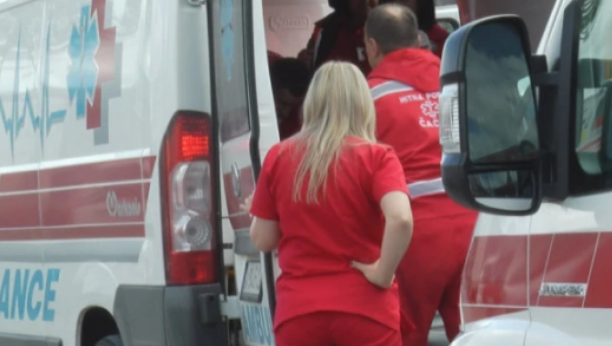 SAOBRAĆAJKA U ČAČKU Vozač pokosio ženu na trotoaru - povređena prebačena u bolnicu