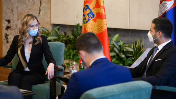 SPORT JE OD VITALNOG ZNAČAJA! Ministar Udovičić i ministarka Bratić istakli poseban značaj sporta i mladih u osnaživanju prijateljskih odnosa Srbije i Crne Gore! (FOTO)