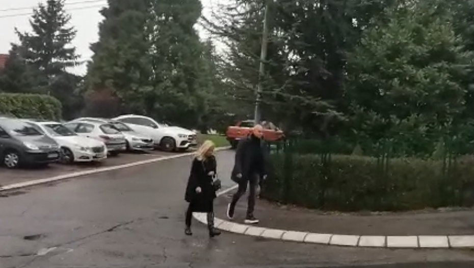 ALO! ISPRED KUĆE ROKVIĆA NA KOŠUTNJAKU Šaulići pristigli da izjave saučešće porodici, Nikola nem od tuge i bola!