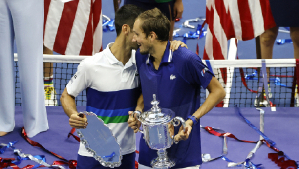 MALO SU POBRKALI LONČIĆE Nole je najbolji na planeti ikad, ali kladionice su žestoko omanule sa kvotama pred finale