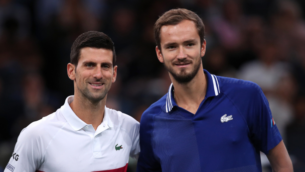 RUS OPASNO DIŠE NOVAKU ZA VRATOM! Federerov "dželat" ima priliku da zadrži Đokovića na teniskom tronu!