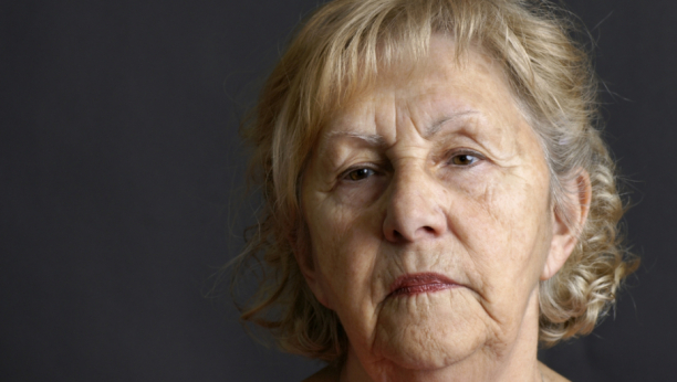 ZBOG JEDNOG DETALJA JE ZAINTERESOVALA JAVNOST Napisala esej "Kako ubiti muža", a nekoliko godina kasnije je uhapšena!