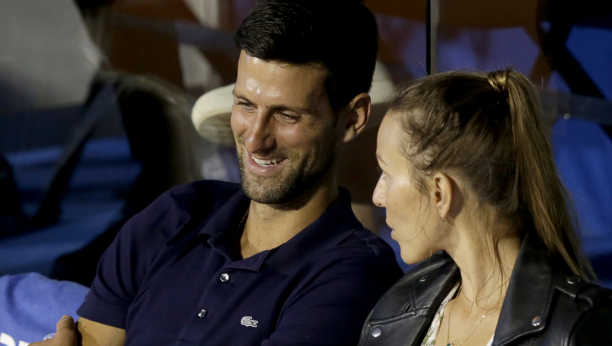 NOVAK I JELENA ŠETAJU BEOGRADOM! Prolaznici u neverici, Nole jednim gestom ponovo sve oduševio! (FOTO)