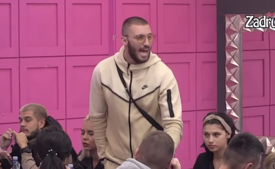 MOMENTALNA DISKVALIFIKACIJA! Skandalozne pretnje Mensura Ajdarpašića zadrugarima, javnost u Srbiji besna: Sve ću vas poklati!