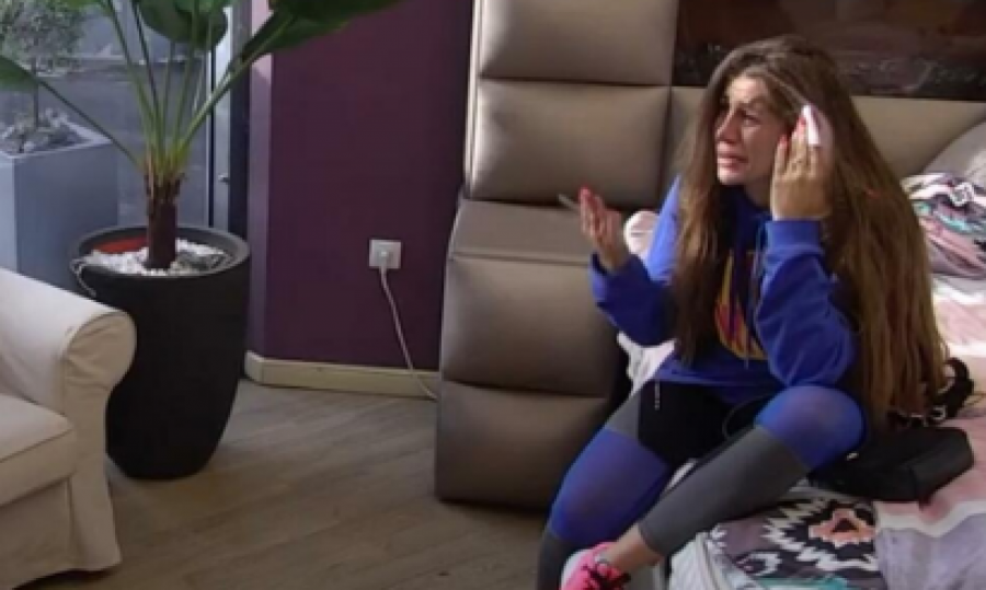 CAR URLAO IZ PETNIH ŽILA NA DALILU! Nikad veći sukob ljubavika, od svađe se tresli zidovi hotela!