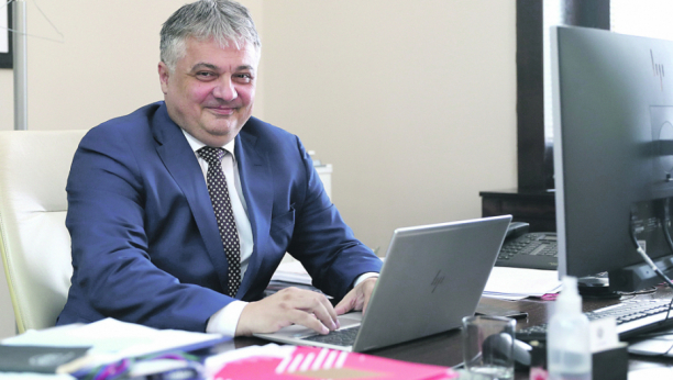 POBEDNIČKI Vladimir Lučić generalni direktor Telekoma: Srbija lider digitalne revolucije!