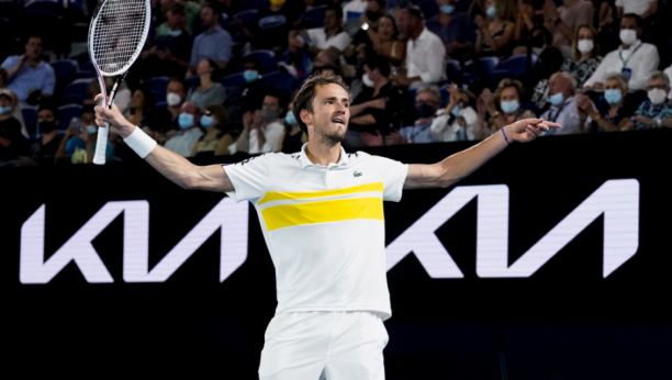 PRŠTAĆE NA SVE STRANE U AUSTRALIJI! Čovek koji je srušio Novakov san doneo važnu odluku! (FOTO)