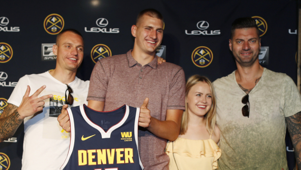 O NJIMA CEO SVET PRIČA! Srednji brat Jokić se u Ameriku obreo sa našim čuvenim košarkašem, dok je  najstariji  dospeo u medije zbog velikog skandala!