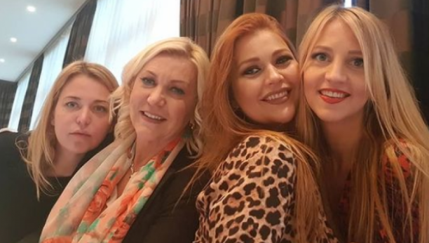 DIRLJIVIM REČIMA SE OBRATILA BOLESNOJ MAJCI Ćerka Merime Njegomir napisala poruku od koje se steže srce!